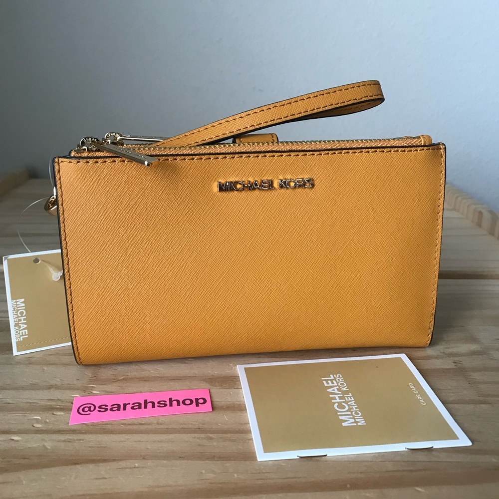 Michael Kors wallet🎈🎈